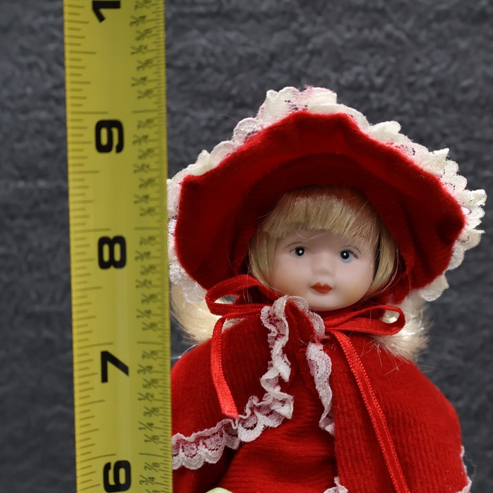 Porcelain Doll Red Dress Colonial America Christmas Doll 1992 Collectible Vtg - Picture 9 of 9